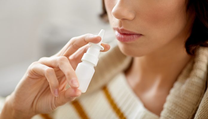 Covid-19 : le spray nasal antivirus miracle n’existe pas