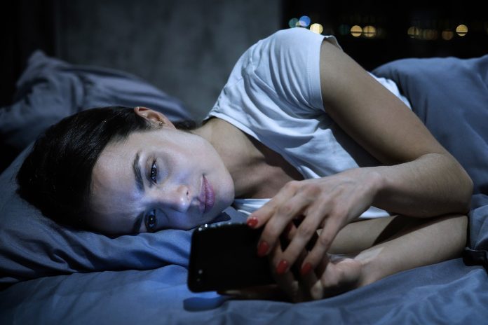 Utiliser son smartphone la nuit est catastrophique pour le sommeil