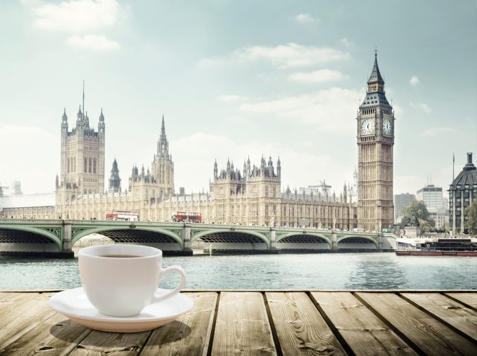 Les Allemands et les Britanniques retrouvent leurs terrasses de café