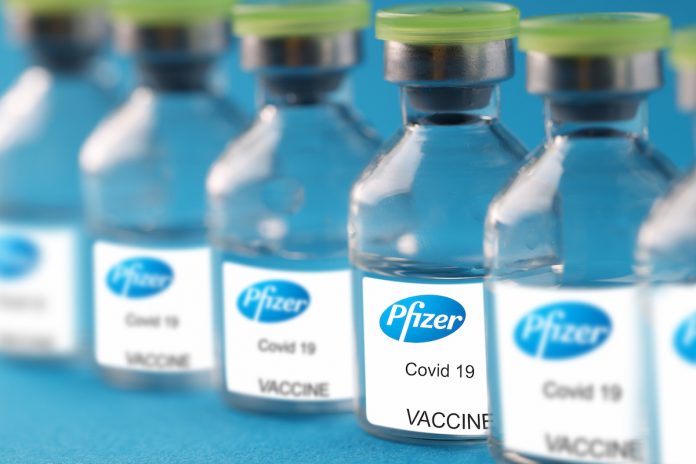 Des Youtubeurs français contactés pour dénigrer le vaccin de Pfizer-BioNTech