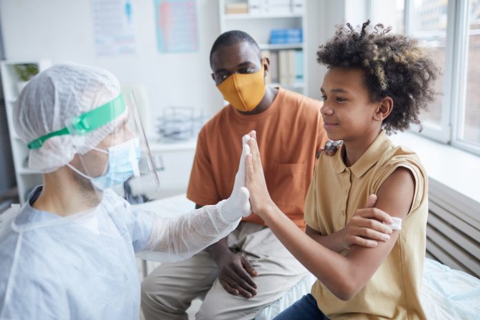 Vaccination : Les États-Unis vont autoriser Pfizer pour les 12-15 ans