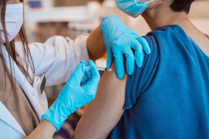 Covid-19 : c’est quoi une vaccination «réactive» pour lutter contre les variants ?