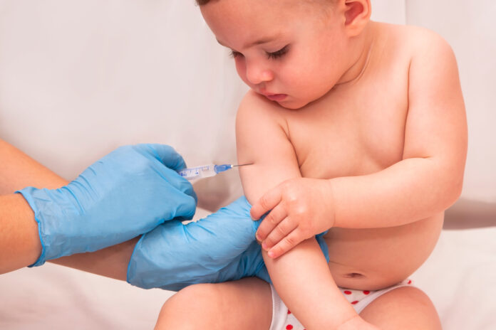 Covid-19 : Pfizer veut vacciner les enfants de moins de 5 ans