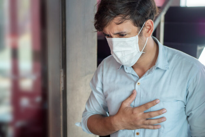 Covid-19 : deux fois plus de risque de problèmes respiratoires après une infection