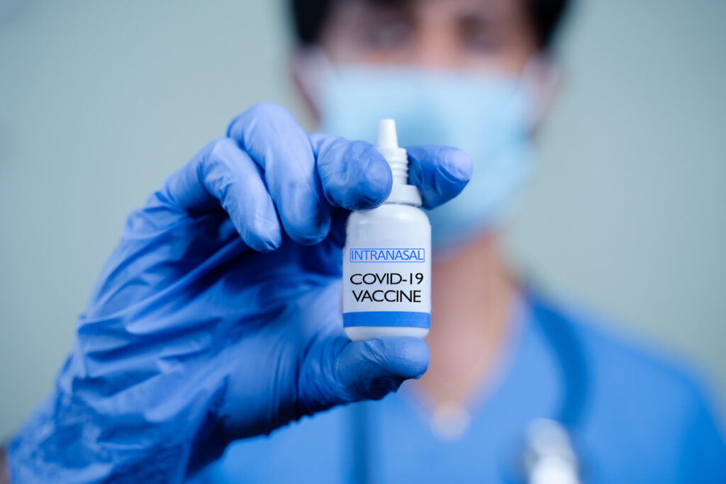 Covid-19 : les deux premiers vaccins par voie nasale 