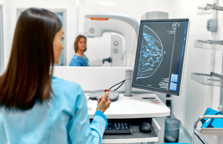 Octobre rose : la mammographie fait-elle mal ?