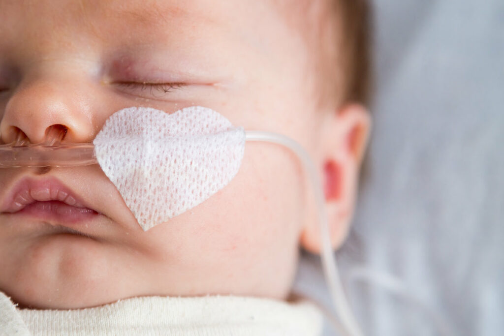 Pic épidémique : des bébés transférés hors des hôpitaux parisiens