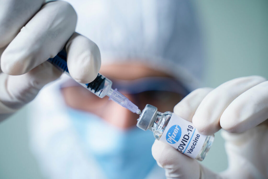 Covid : Quel lien entre le vaccin Pfizer et les risques d'AVC ?