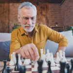 Jouer aux échecs ou faire des mots croisés réduit le risque de démence