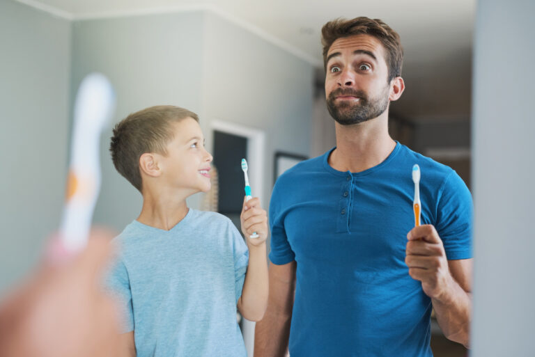 Se brosser les dents le soir est-il bon pour la santé selon cette étude ?