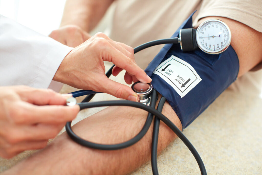 Hypertension : le nombre qui en souffre a doublé