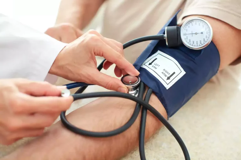 High blood pressure: Avoid these 7 bad habits and take care of it