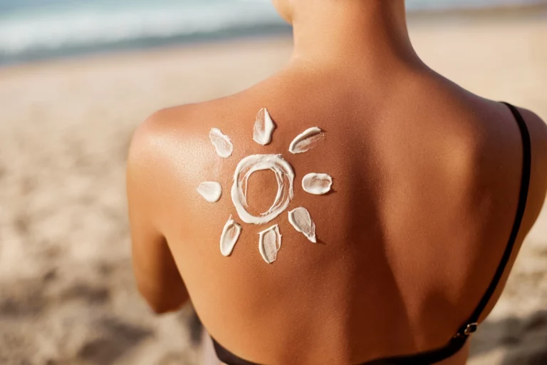 Comment protéger votre peau en été voici 3 idées reçues sur le soleil