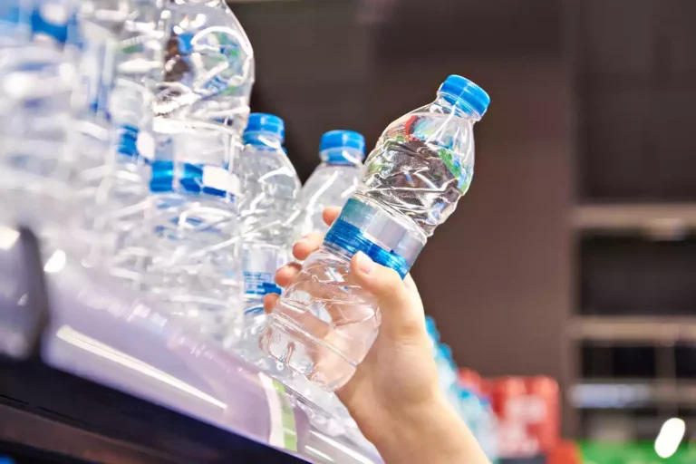 Voici les quatre marques de bouteilles d’eau les plus saines