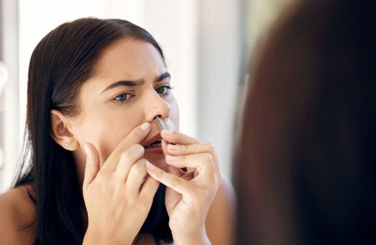 Les raisons pour lesquelles il est déconseillé de s'épiler les poils du nez