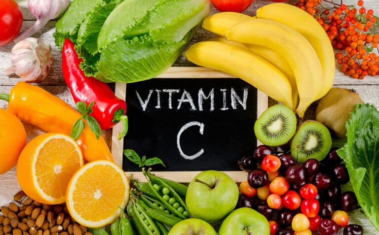 Quels fruits contiennent le plus de vitamine C ? Top des meilleures sources naturelles