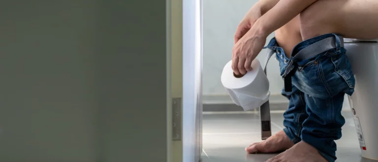 Ce symptôme d'un cancer rare, que l'on néglige souvent, à surveiller dans votre salle de bain