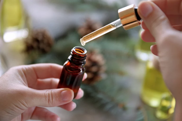 Cette huile essentielle est une alternative naturelle contre les allergies saisonnières