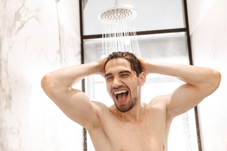 Douche : cette erreur que des millions de Français font sans le savoir Douche après le sport
