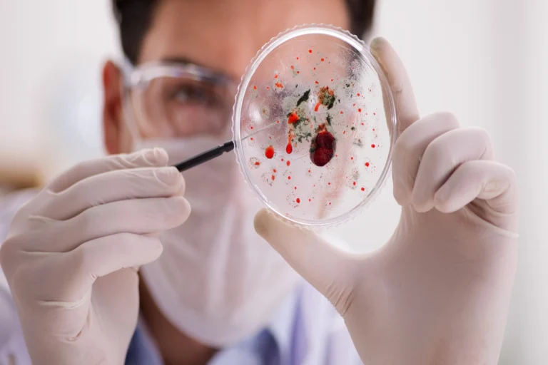 Virus mortels : voici les 7 menaces qui inquiètent encore les scientifiques virus mortel